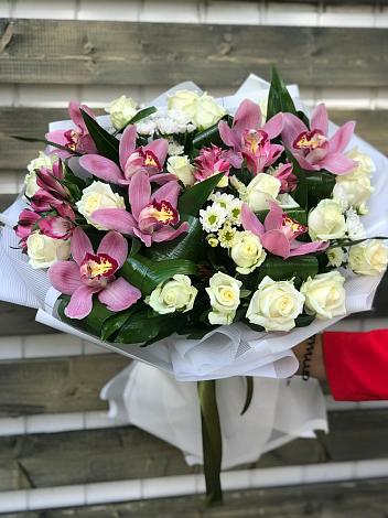 Букет цветов из: Розы и Хризантемы в Псекупс