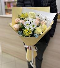 Букет цветов из:  Альстромерии, Розы и Хризантемы в Псекупс