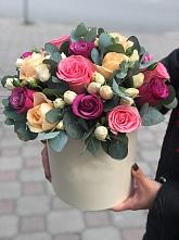 Цветочная композиция из Розы в шляпной коробке в Псекупс